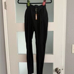 SKIMS Black Women's Leggings w/ lace up